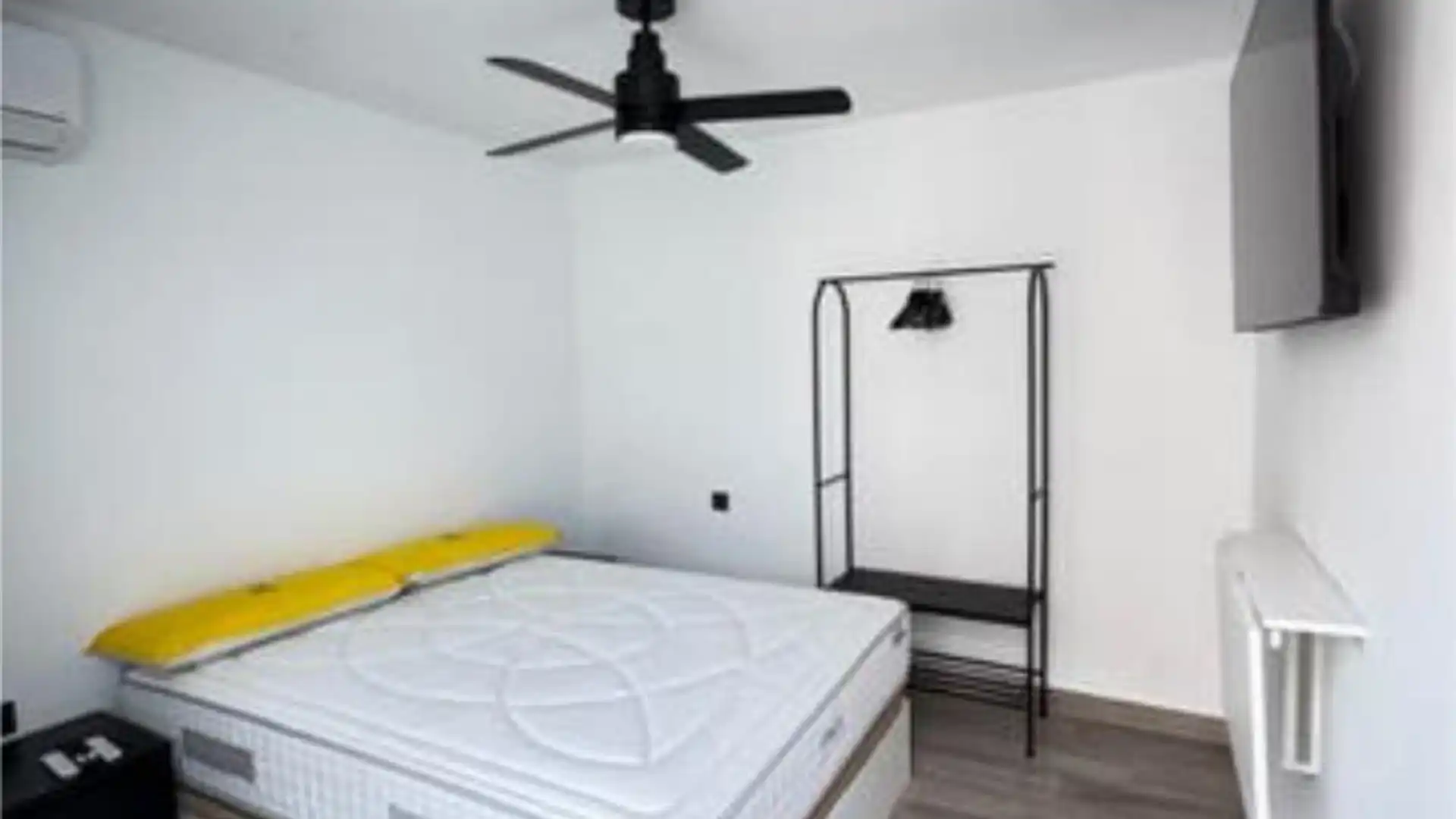 Dormitori de Apartament de lloguer en Garrucha amb Calefacció i Terrassa