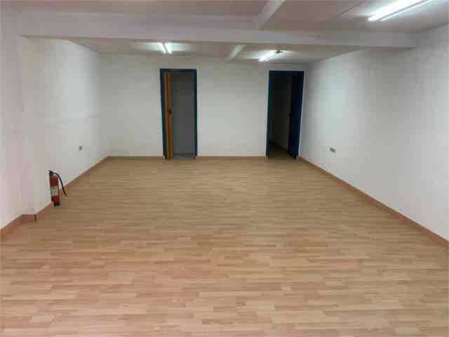 Local comercial en Alquiler en Lloreda