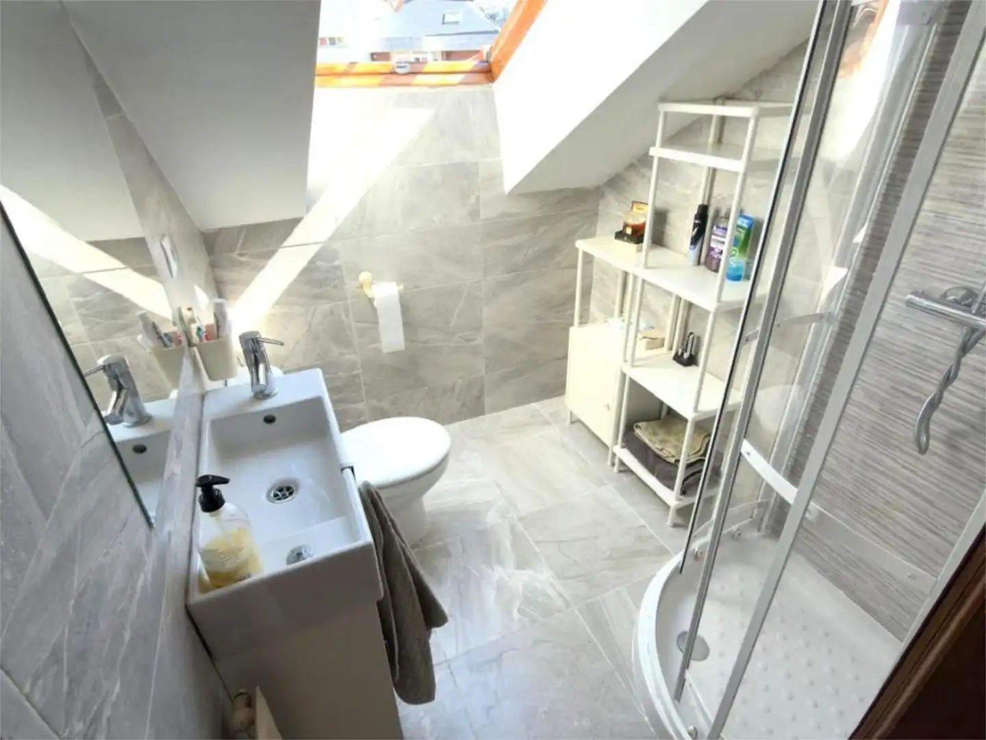 Baño de Piso en venta en Castro-Urdiales con Calefacción, Parquet y Balcón