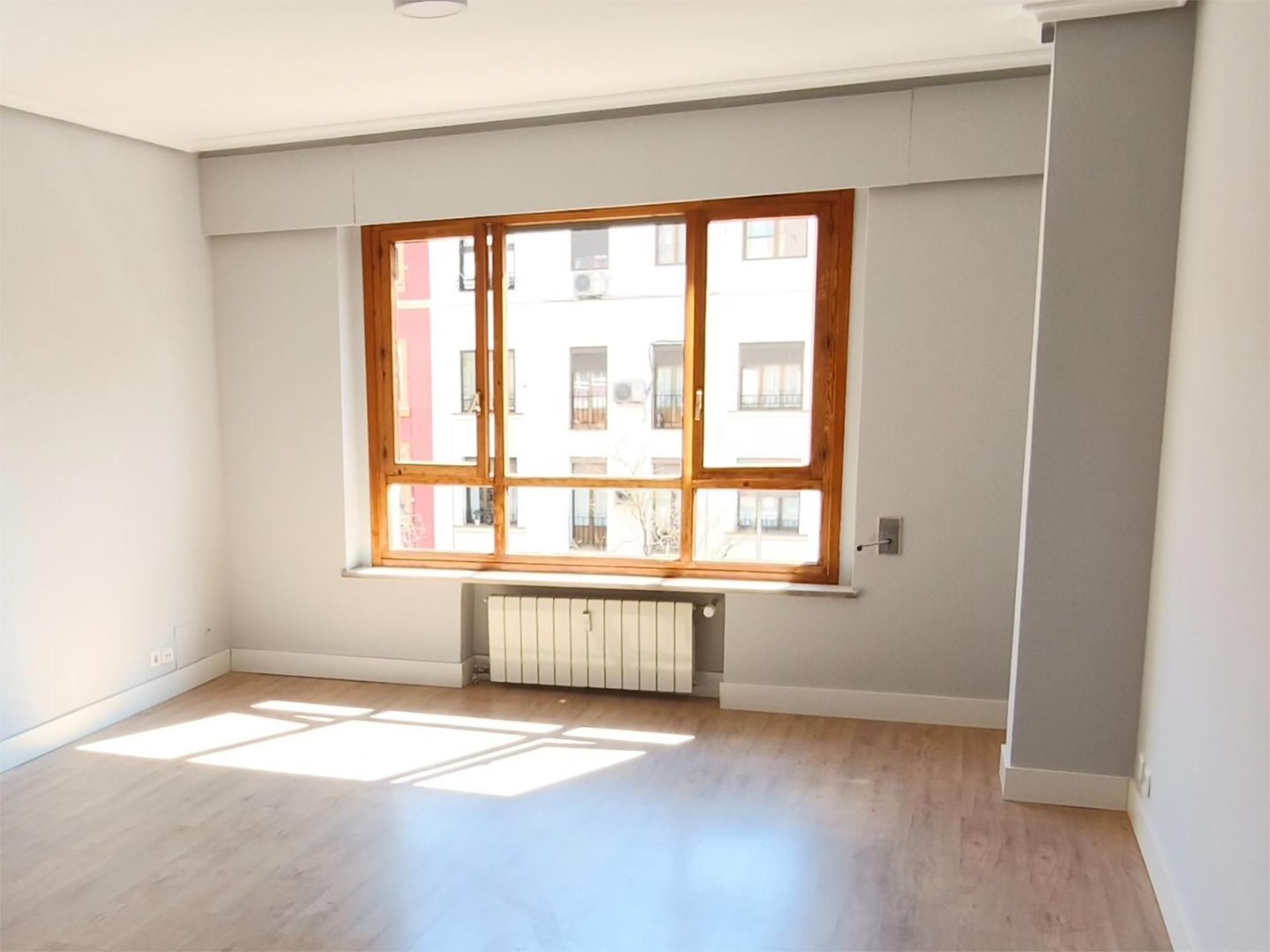 Piso de alquiler en Calle del Alcalde Sainz de Baranda, 31, Ibiza de Madrid Habitación de Piso de alquiler en Madrid Capital con Aire acondicionado, Calefacción y Jardín privado