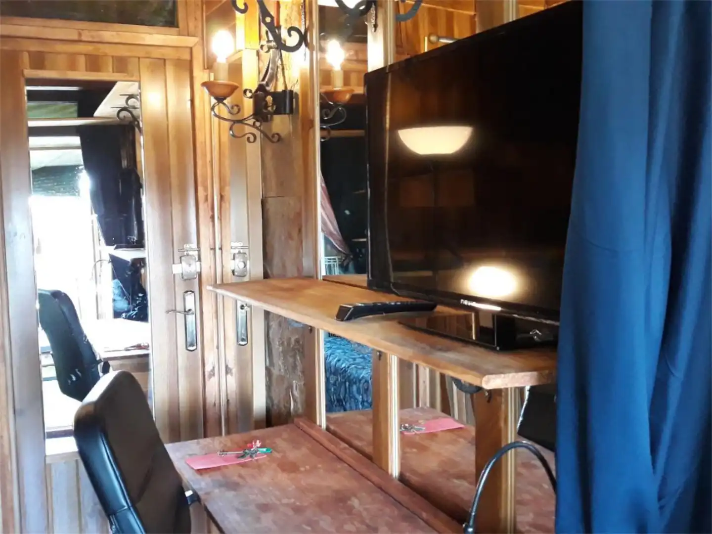 Room in Calle del Campo de Gomara, 4, Parque Alameda - Paula López Living room of Flat for share in Valladolid with Air Conditioner, Heating and Private garden