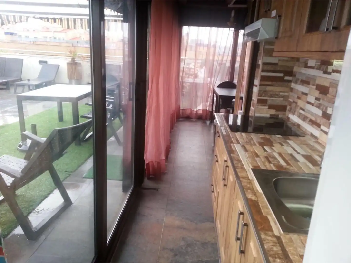 Room in Calle del Campo de Gomara, 4, Parque Alameda - Paula López Kitchen of Flat for share in Valladolid with Air Conditioner, Heating and Private garden