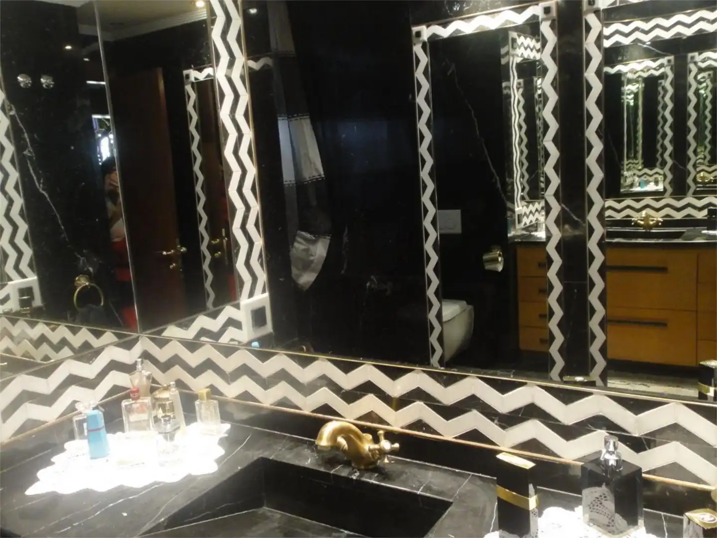 Room in Calle del Campo de Gomara, 4, Parque Alameda - Paula López Bathroom of Flat for share in Valladolid with Air Conditioner, Heating and Private garden