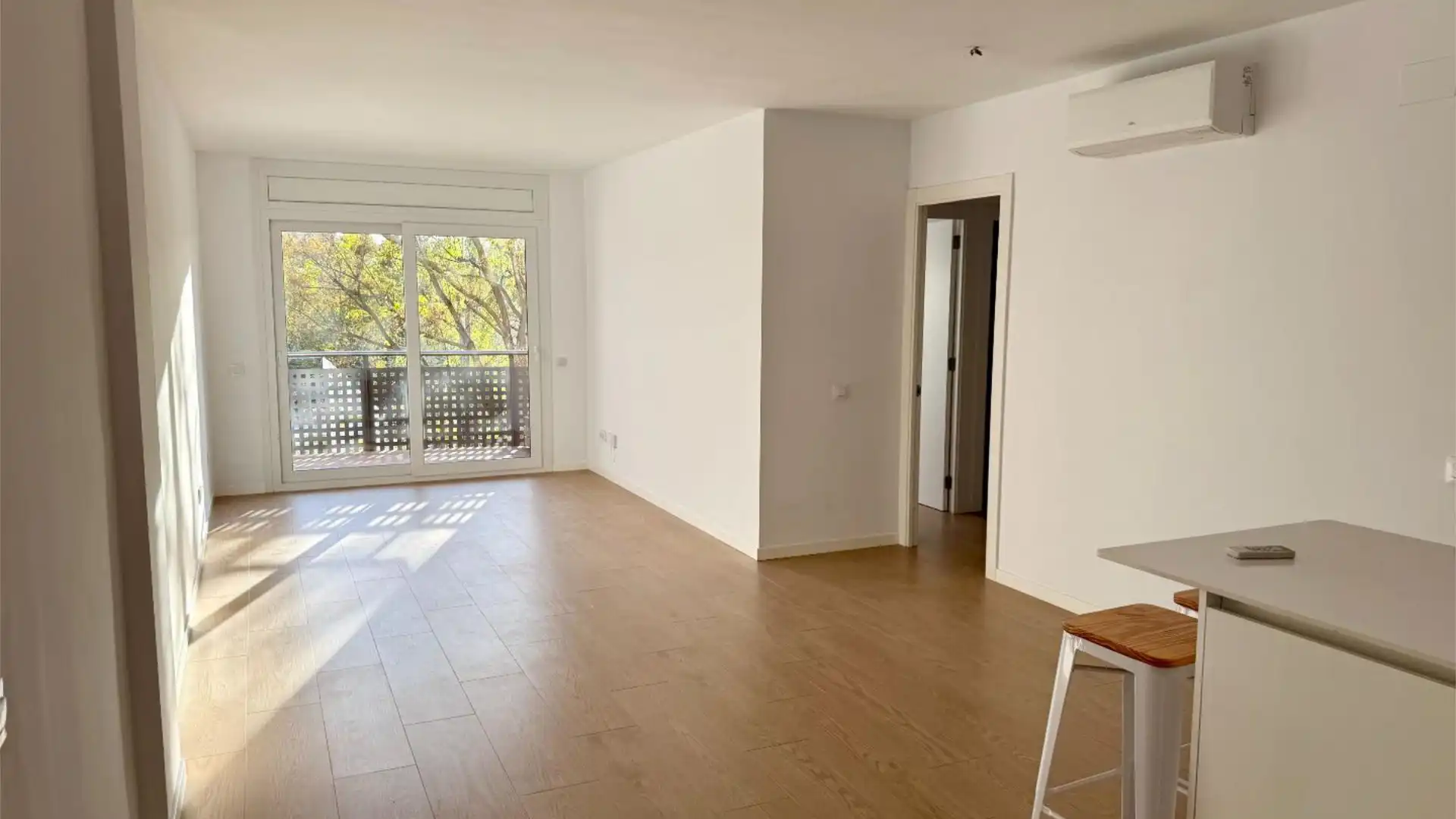 Living room of Flat for sale in Sant Cugat del Vallès  with Air Conditioner and Terrace