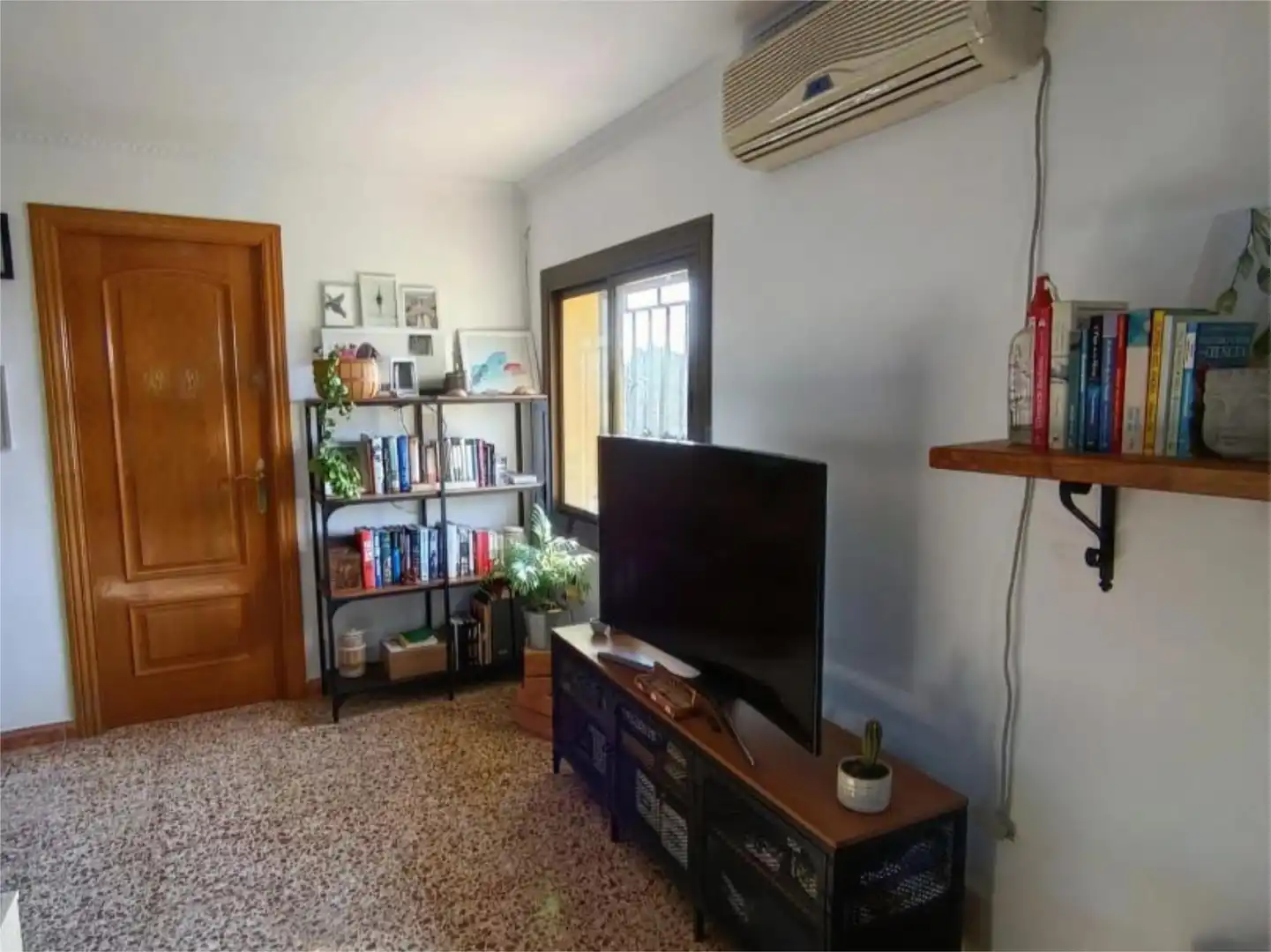 Casa o xalet en venda a Carrer Retama, 100, Riudarenes Sala d'estar de Casa o xalet en venda en Riudarenes amb Aire condicionat, Terrassa i Piscina