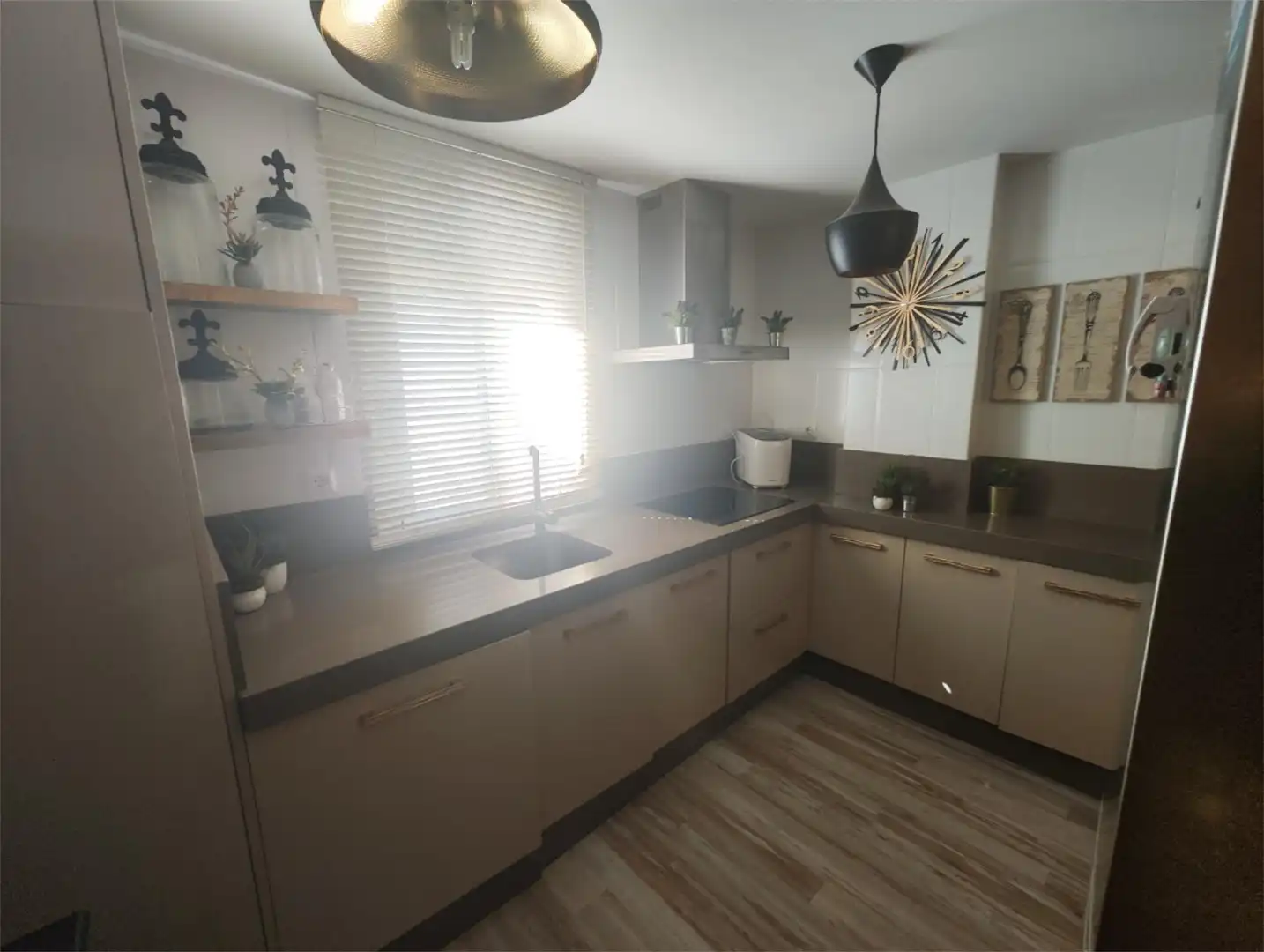 Cocina de Piso en venta en Lucena con Parquet, Trastero y Horno