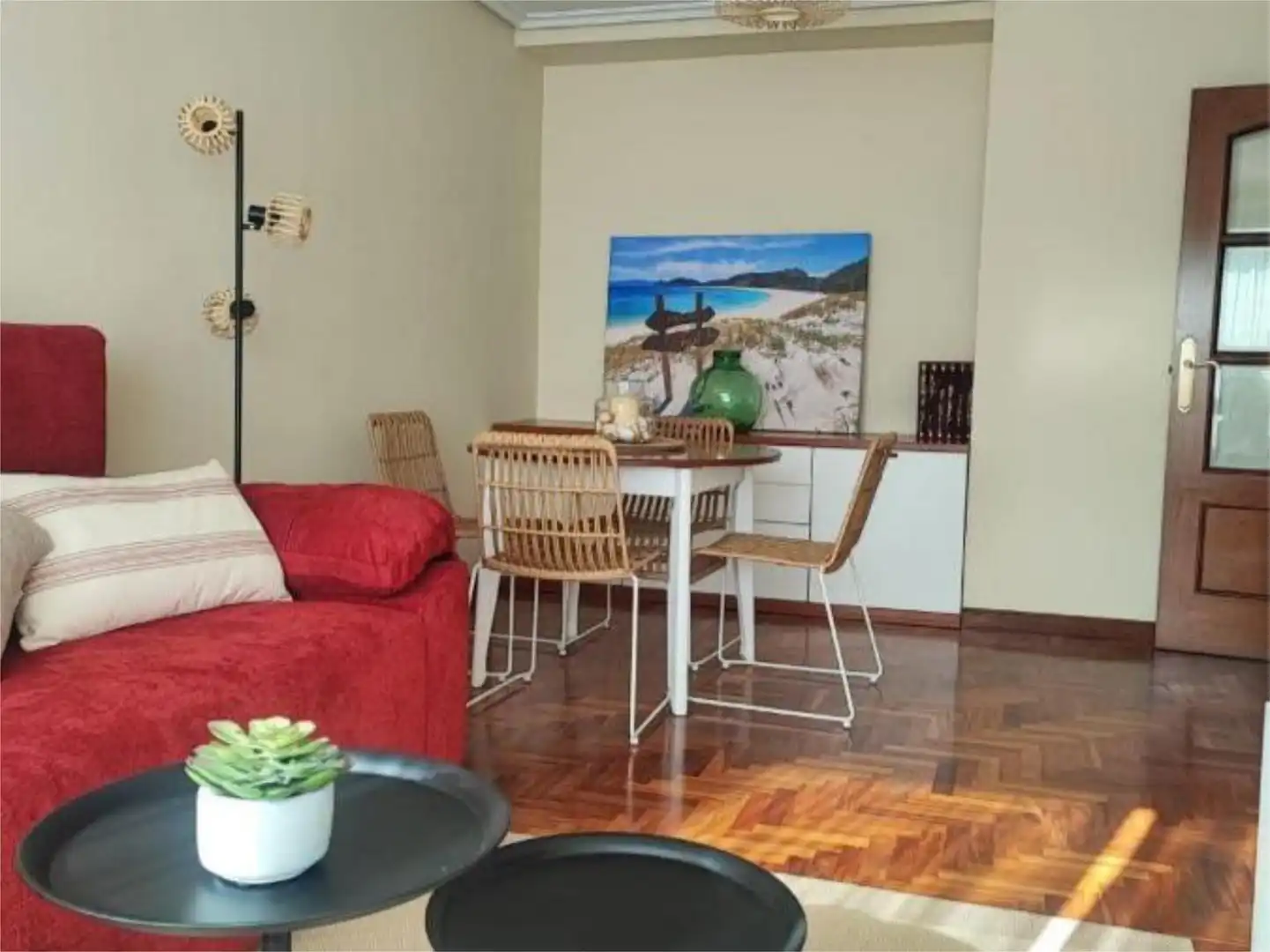 Comedor de Piso de alquiler en Vigo  con Calefacción, Parquet y Amueblado
