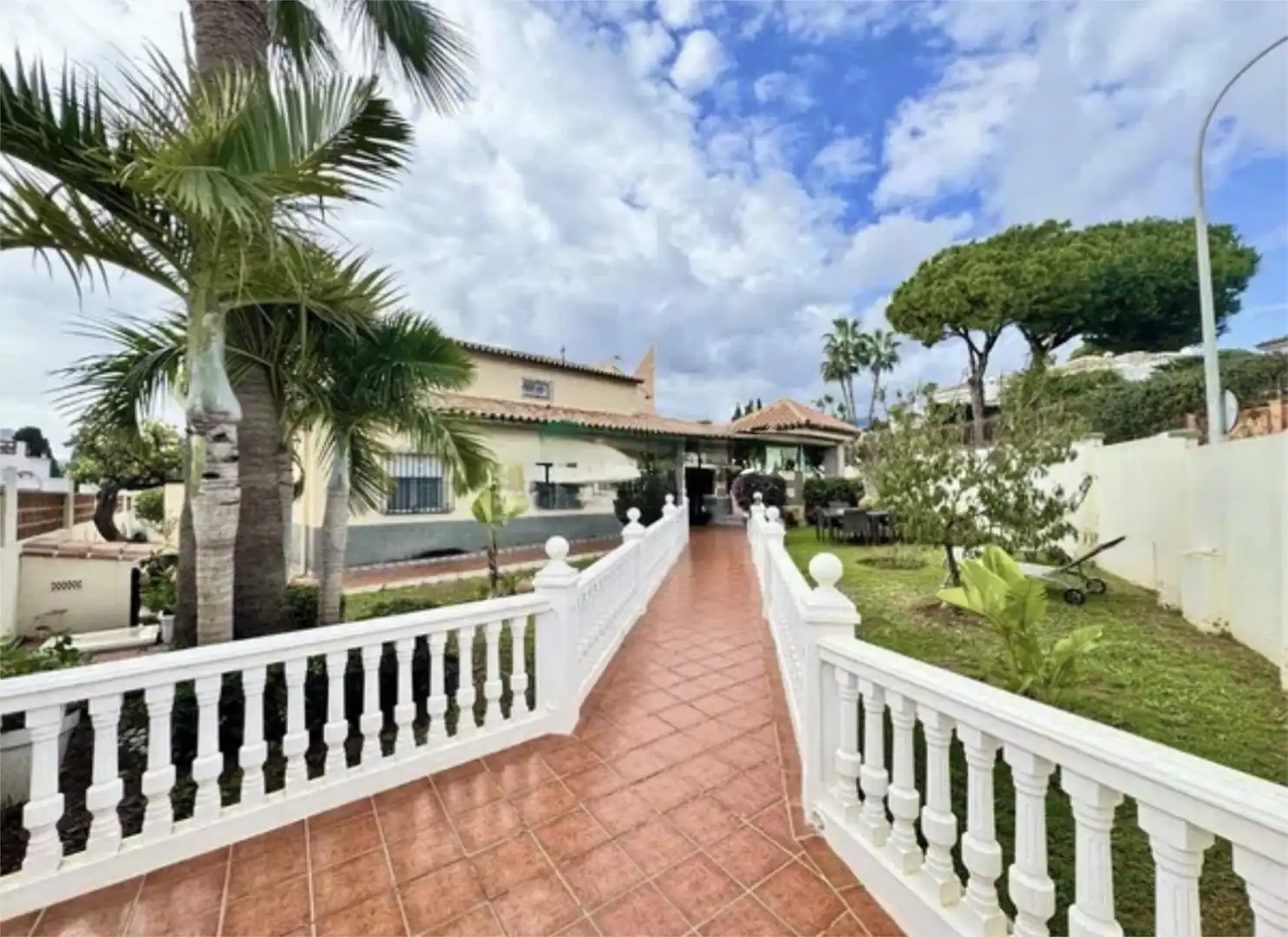 Casa o chalet en venta en Calle Poniente, 3, Solymar Vista exterior de Casa o chalet en venta en Benalmádena con Aire acondicionado, Terraza y Piscina
