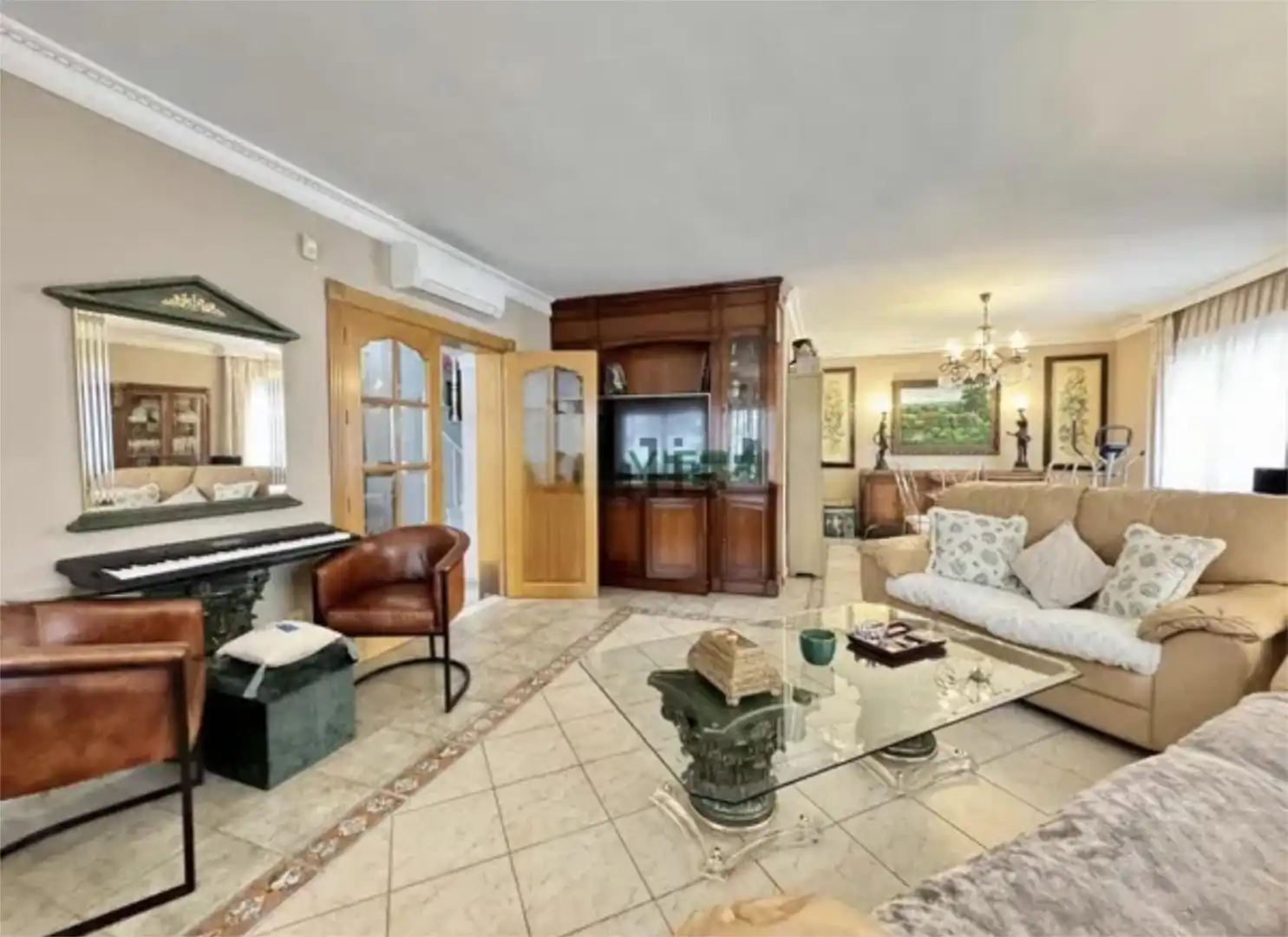 Casa o chalet en venta en Calle Poniente, 3, Solymar Sala de estar de Casa o chalet en venta en Benalmádena con Aire acondicionado, Terraza y Piscina