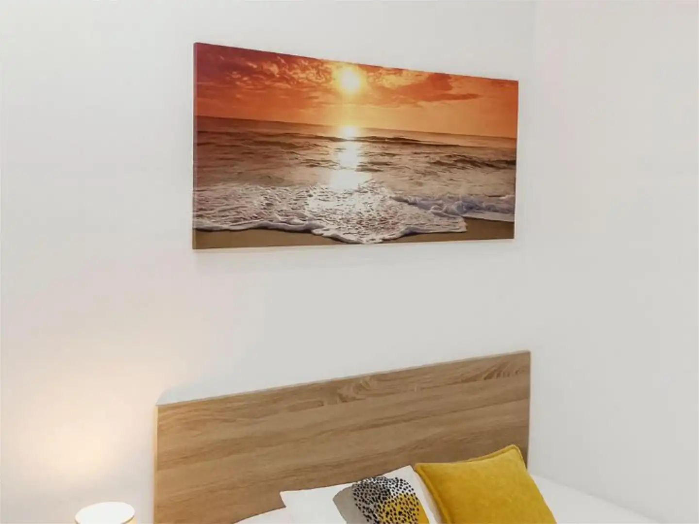 Room in Calle la Dolorosa, 8, Los Ángeles Bedroom of Flat for share in Madrid with Air Conditioner, Heating and Furnished