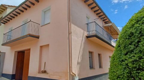 Foto 2 de Casa adosada en venda a Avinguda Sant Jordi, 252, Olot, Girona
