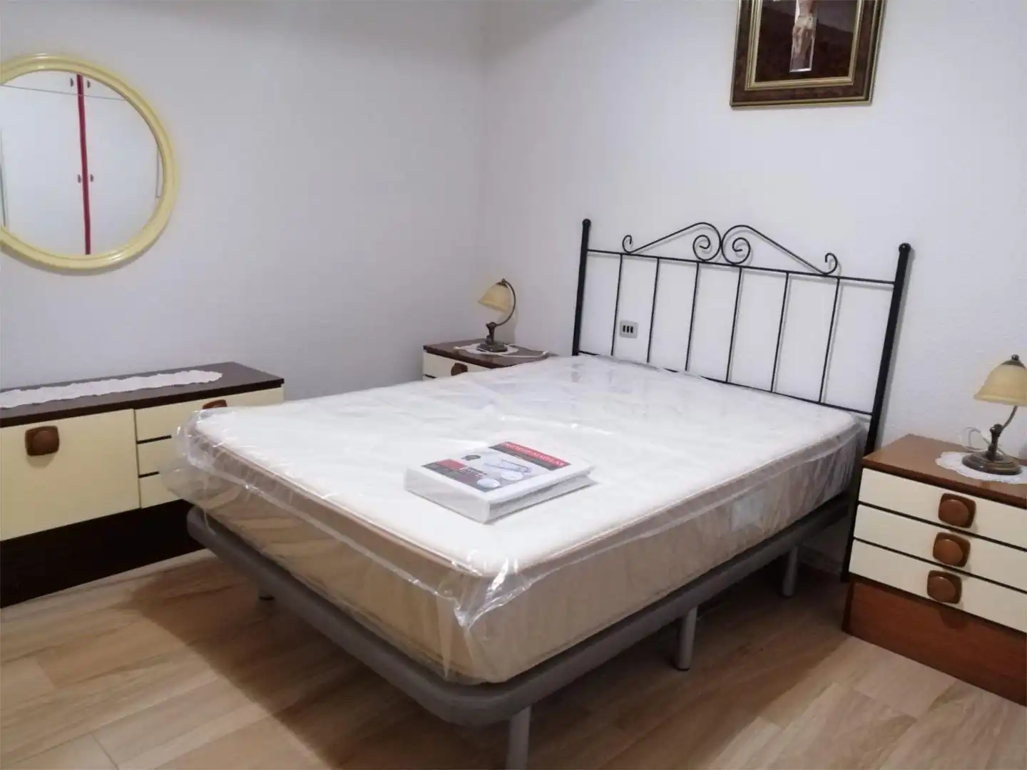 Pis de lloguer a Avenida de América, 22, Barrio de Zaidín Dormitori de Pis de lloguer en Granada amb Aire condicionat, Terrassa i Traster