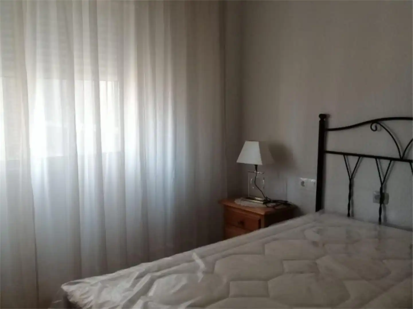 Pis de lloguer a Avenida de América, 22, Barrio de Zaidín Dormitori de Pis de lloguer en Granada amb Aire condicionat, Terrassa i Traster