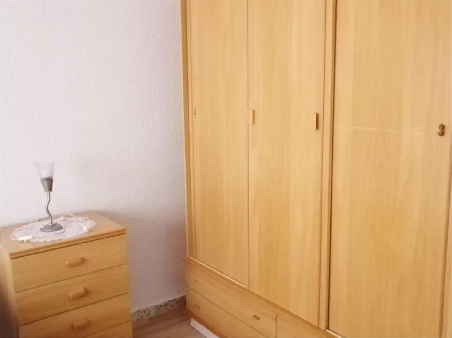 Pis de lloguer a Avenida de América, 22, Barrio de Zaidín Dormitori de Pis de lloguer en Granada amb Aire condicionat, Terrassa i Traster