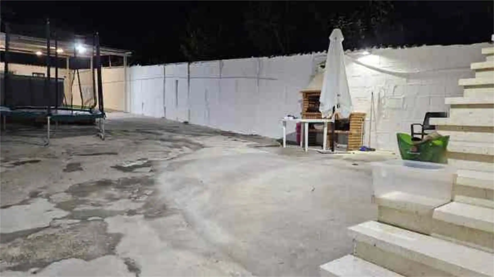 Casa adosada en venta en Valadares - Beade Vista exterior de Casa adosada en venta en Vigo con Terraza, Trastero y Piscina