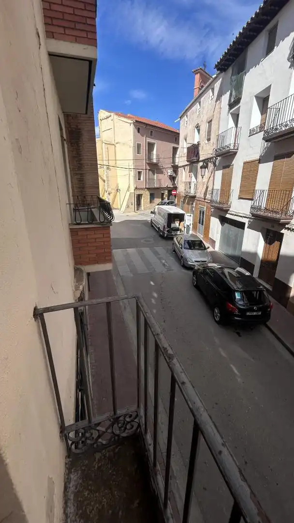 Vista exterior de Piso en venta en Caspe con Aire acondicionado, Parquet y Amueblado