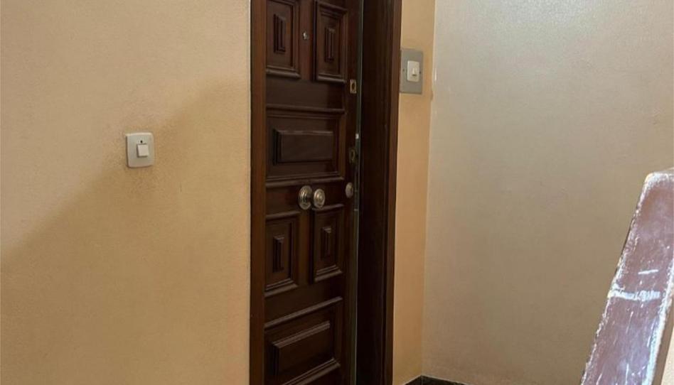 Piso en venta en Carrer D'olot, 76, Les Arenes - La Grípia Can Montllor, Terrassa - imagen 1 Foto 1 de Piso en venta en Carrer D'olot, 76, Les Arenes - La Grípia Can Montllor, Terrassa