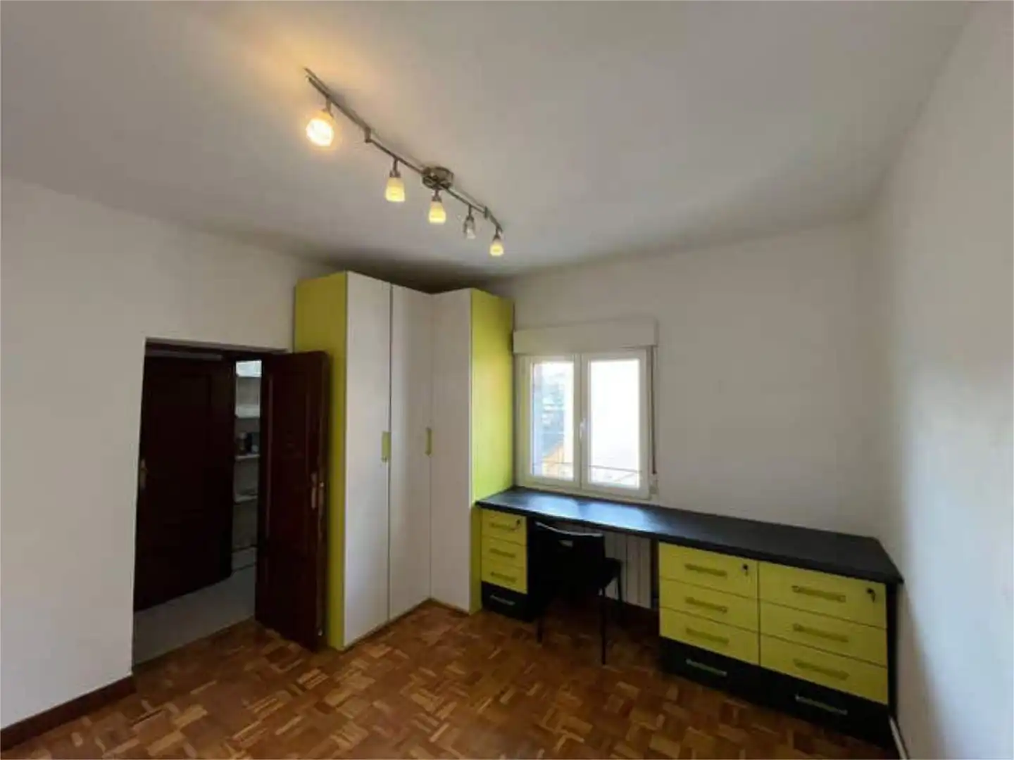 Piso en venta en Villava / Atarrabia Habitación de Piso en venta en Villava / Atarrabia