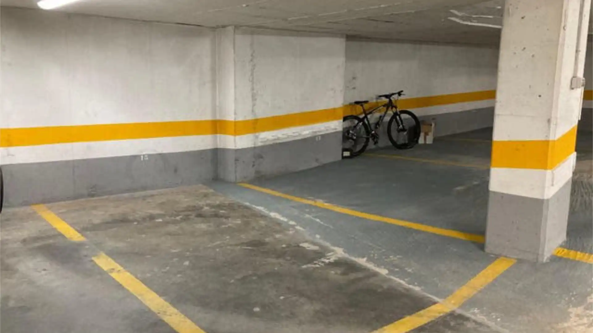 Aparcament de Garatge de lloguer en Ribeira