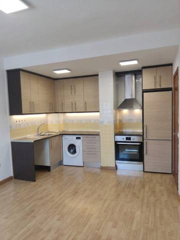 Piso en Alquiler en Calle Tomás Bretón, 40 en Magán