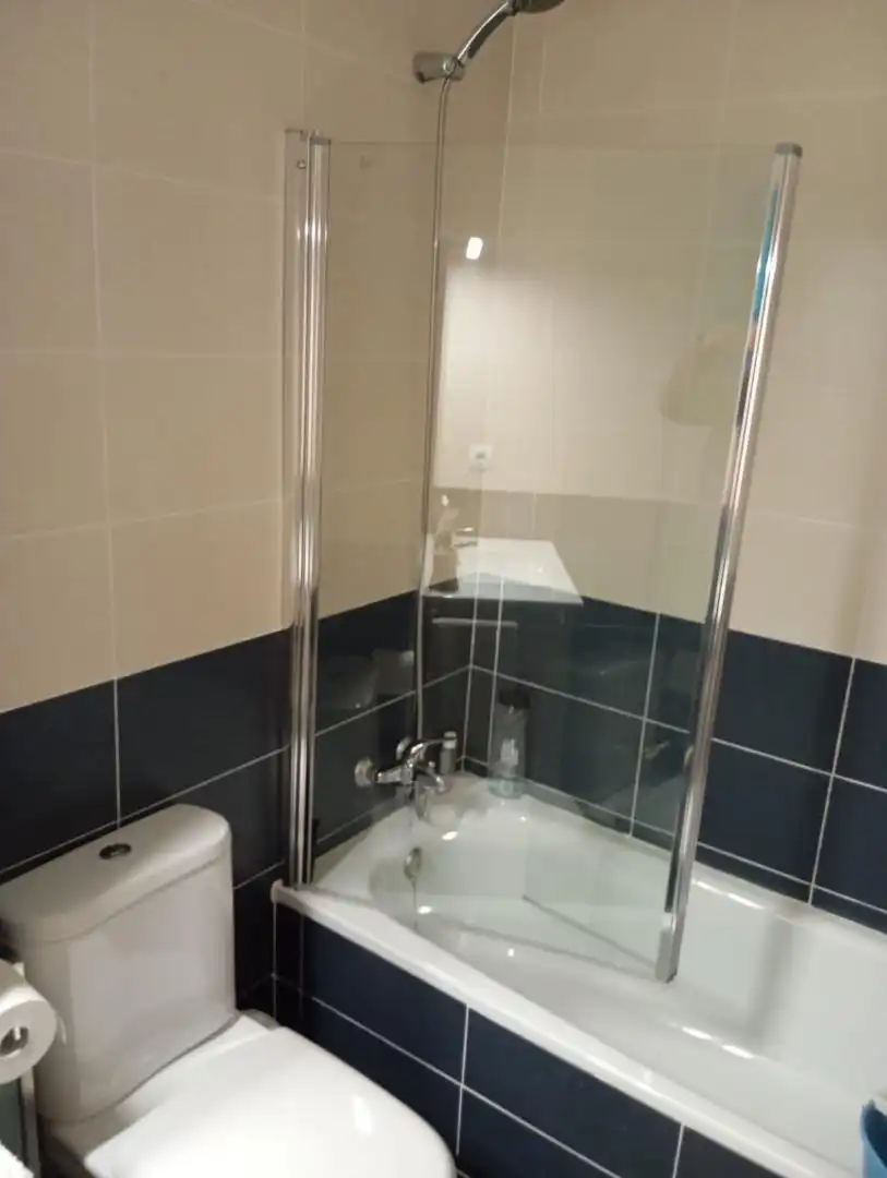 Flat for sale in Calle de Lola de la Fuente, 17, Sector 8 - Nueva Balastera Bathroom of Flat for sale in Palencia with Heating, Parquet flooring and Oven