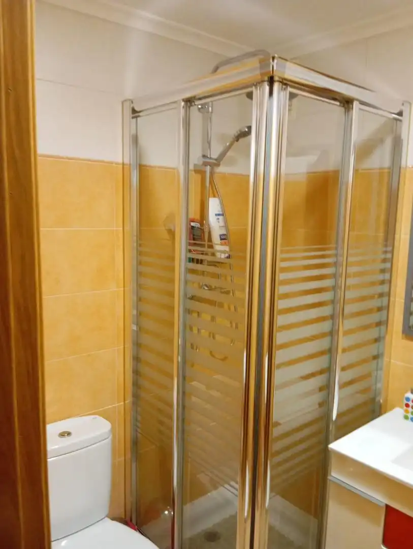 Flat for sale in Calle de Lola de la Fuente, 17, Sector 8 - Nueva Balastera Bathroom of Flat for sale in Palencia with Heating, Parquet flooring and Oven