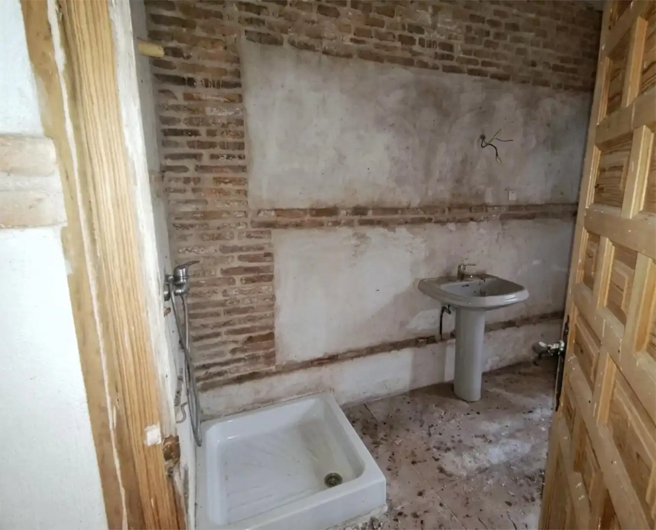 Casa adosada en venda a Calle Tomás Costa, 33, Los Navalmorales Bany de Casa adosada en venda en Los Navalmorales