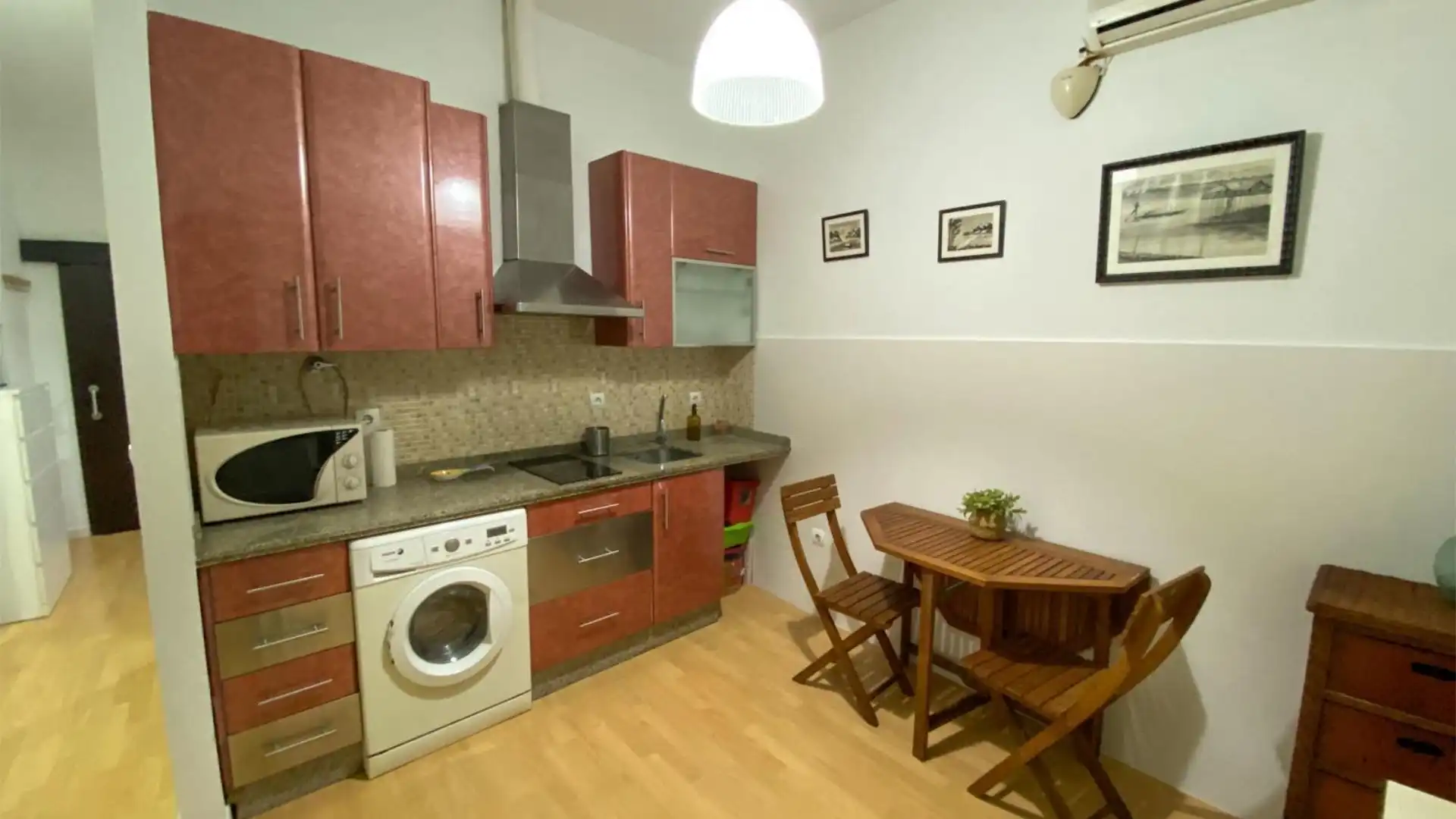 Apartments for sale in Calle Feria, 148, San Gil Kitchen of Apartments for sale in Sevilla Capital with Air Conditioner