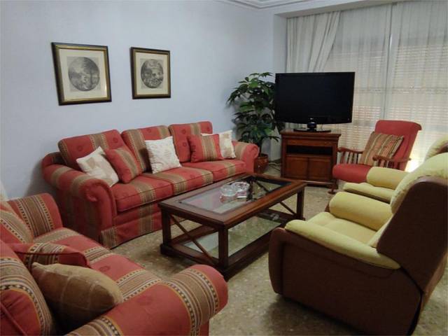 Piso en Alquiler en Calle Ingeniero de la Torre Acosta, 1 en Carranque - Haza Cuevas