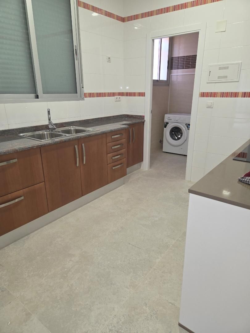 Cuina de Estudi de lloguer en Vila-real amb Moblat, Forn i Rentadora