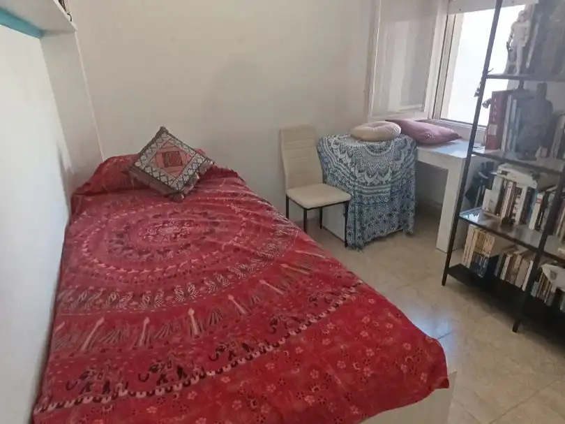 Room in Avinguda Sant Joan de Déu, 82, Calafell Platja Bedroom of Flat for share in Calafell with Air Conditioner, Terrace and Furnished