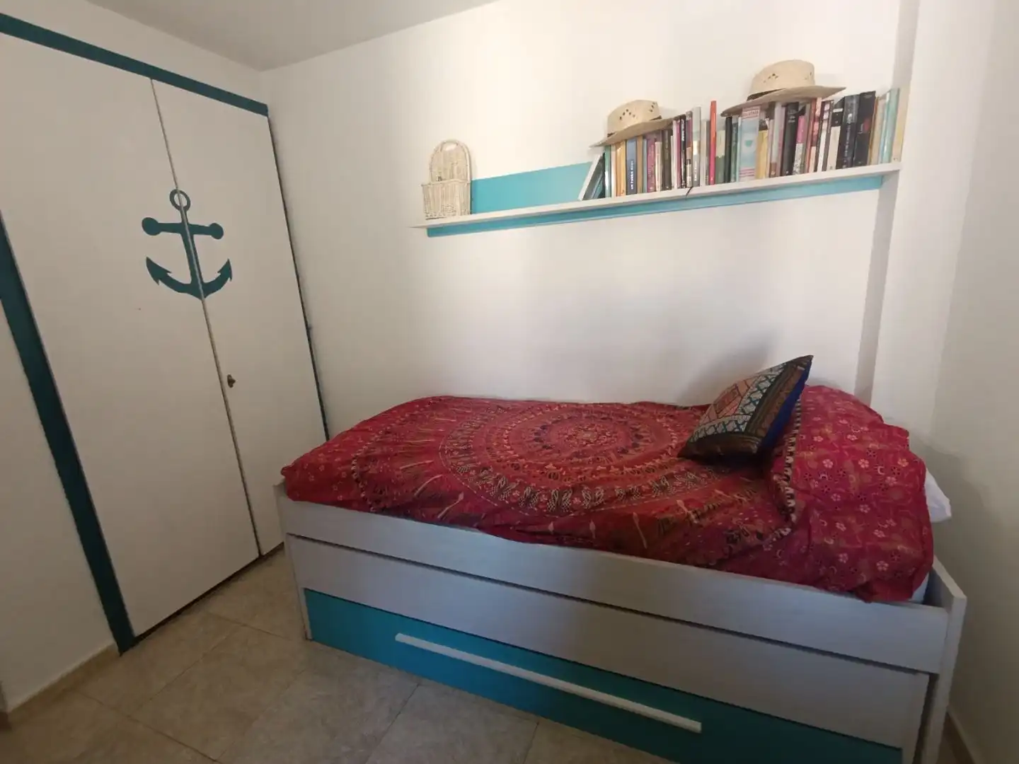 Room in Avinguda Sant Joan de Déu, 82, Calafell Platja Bedroom of Flat for share in Calafell with Air Conditioner, Terrace and Furnished