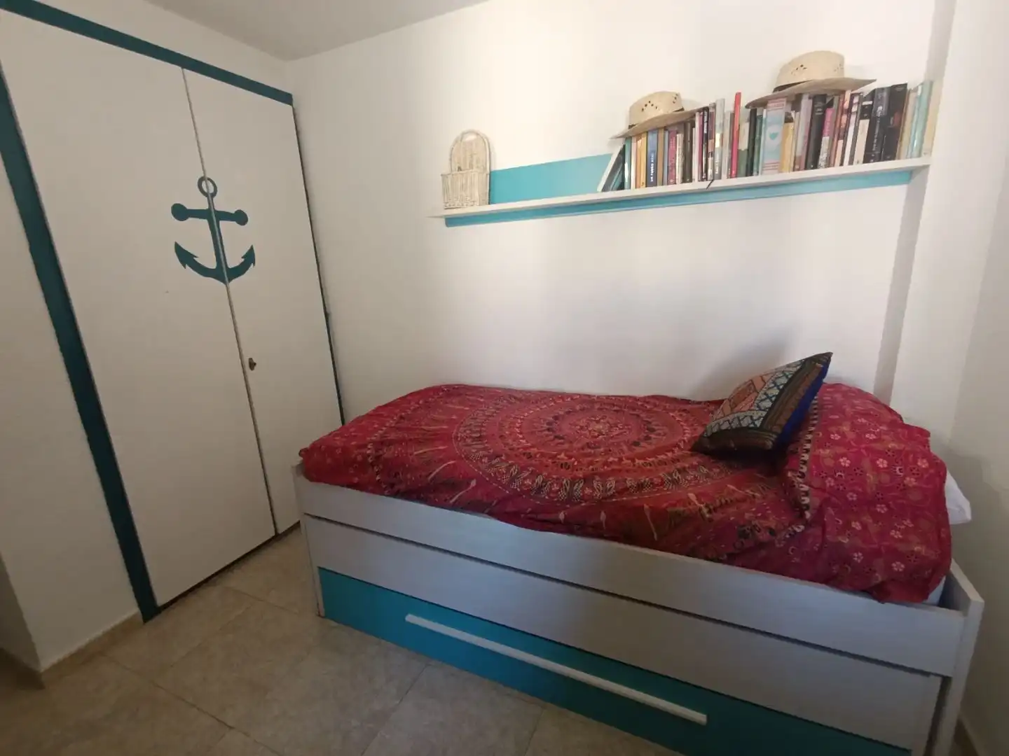 Room in Avinguda Sant Joan de Déu, 82, Calafell Platja Bedroom of Flat for share in Calafell with Air Conditioner, Terrace and Furnished