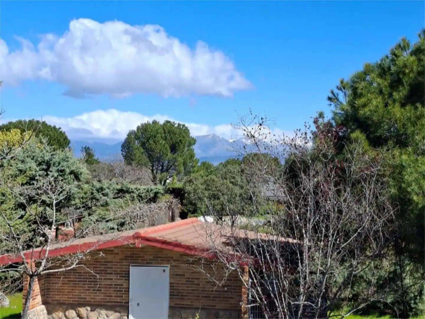 Außenansicht von Wohnung zum Verkauf in Valdemorillo mit Heizung, Privatgarten und Terrasse