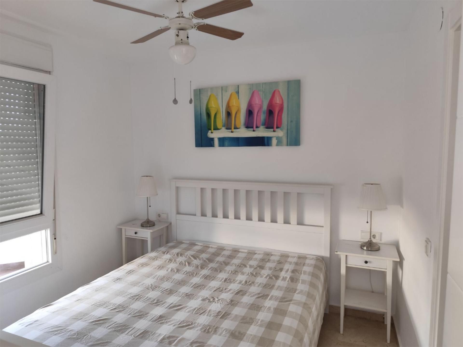 Dormitori de Apartament de lloguer en Torremolinos amb Aire condicionat, Calefacció i Jardí privat