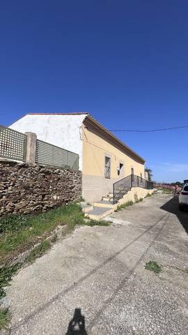 Casa adosada en Venta en Calle Huertas Segunda, 1 en Santa Marta de Magasca