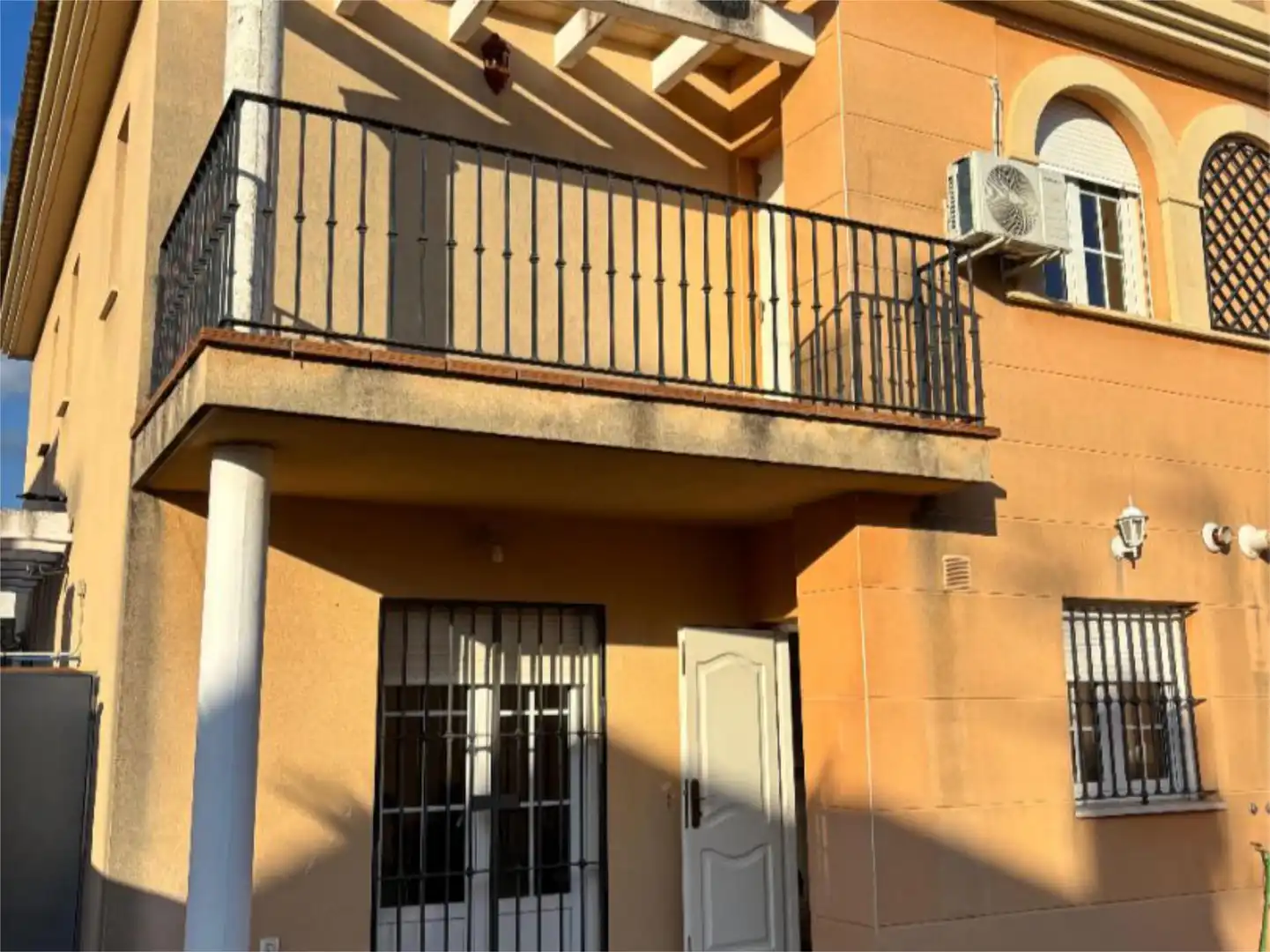 Balcony of Houses for sale in Utrera  with Air Conditioner, Private garden and Terrace