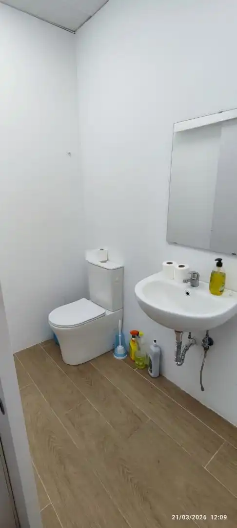 Local en traspaso en Plaça del Rellotge, 13, Fondo Baño de Local en traspaso en Santa Coloma de Gramenet