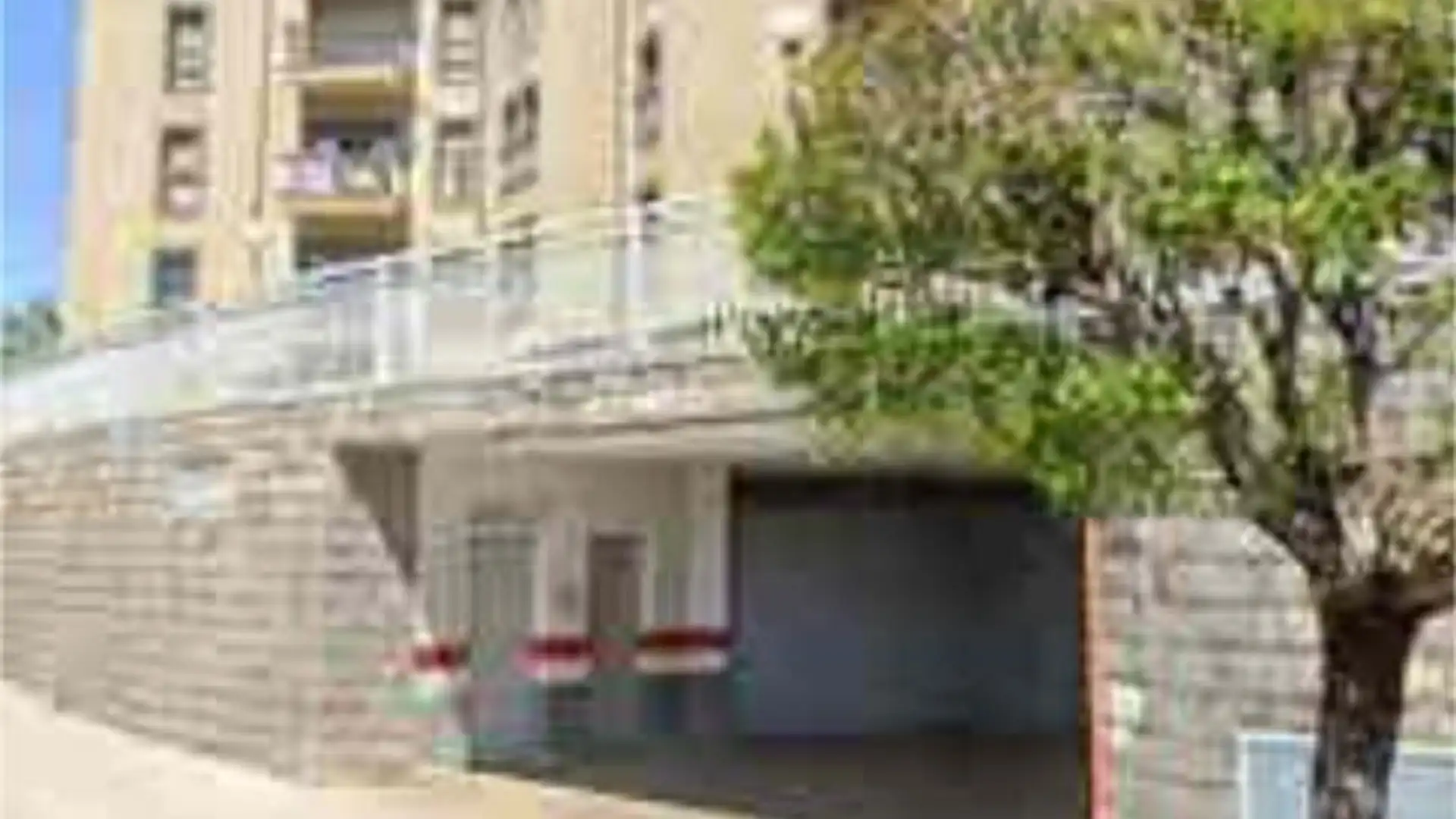 Parking of Garage for rent in Jaca