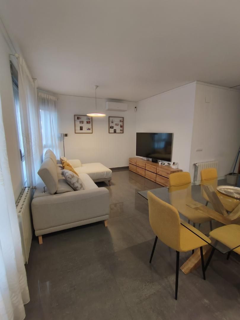 Casa o xalet en venda a Calle Literato Azorín, 11, Alginet Sala d'estar de Casa o xalet en venda en Alginet amb Aire condicionat, Terrassa i Balcó