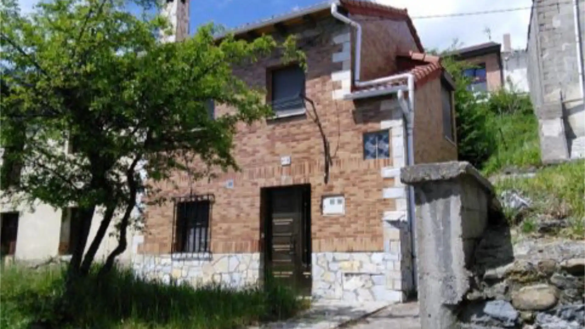 Exterior view of Flat for sale in Guardo  with Heating, Private garden and Furnished