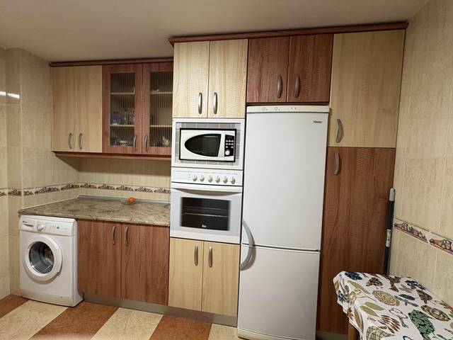 Piso en Alquiler en Calle Cisneros, 13 en Centro