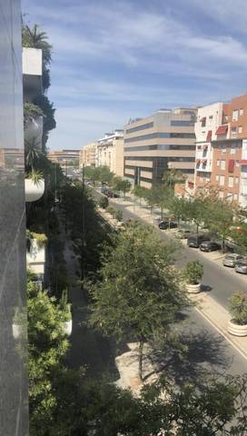 Piso en Venta en Avenida de la Buhaira, 18 en La Calzada - La Florida