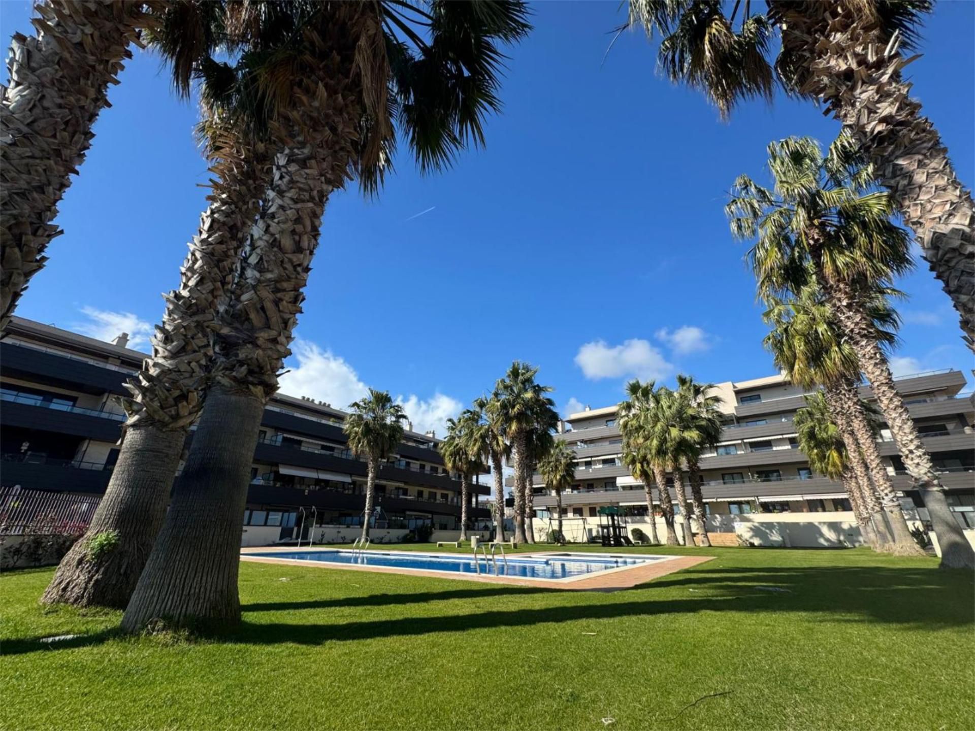 Piscina de Piso en venta en Vilanova i la Geltrú con Aire acondicionado, Terraza y Piscina