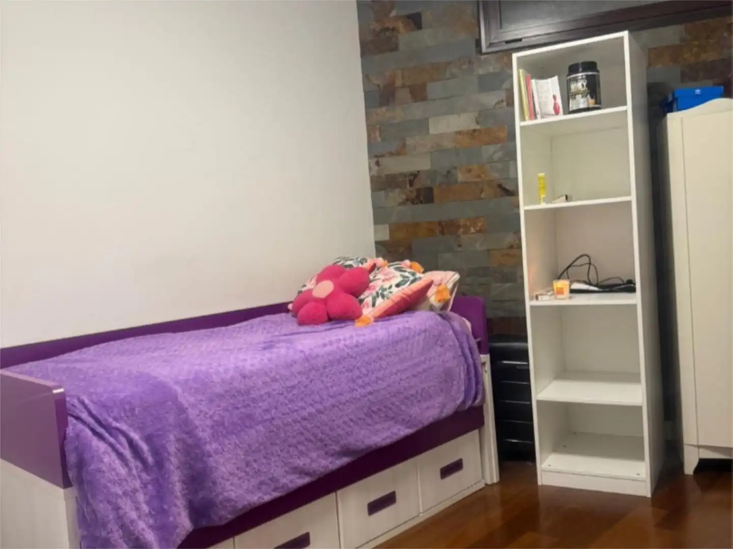 Habitación de Piso para compartir en Ojén con Amueblado