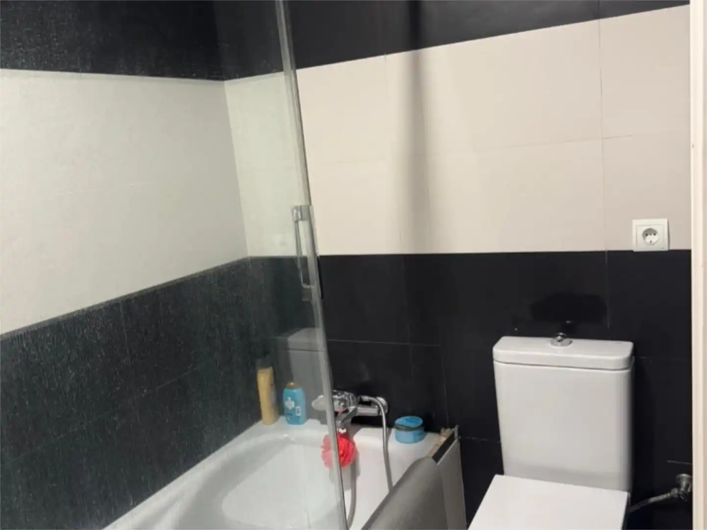 Baño de Piso para compartir en Ojén con Amueblado