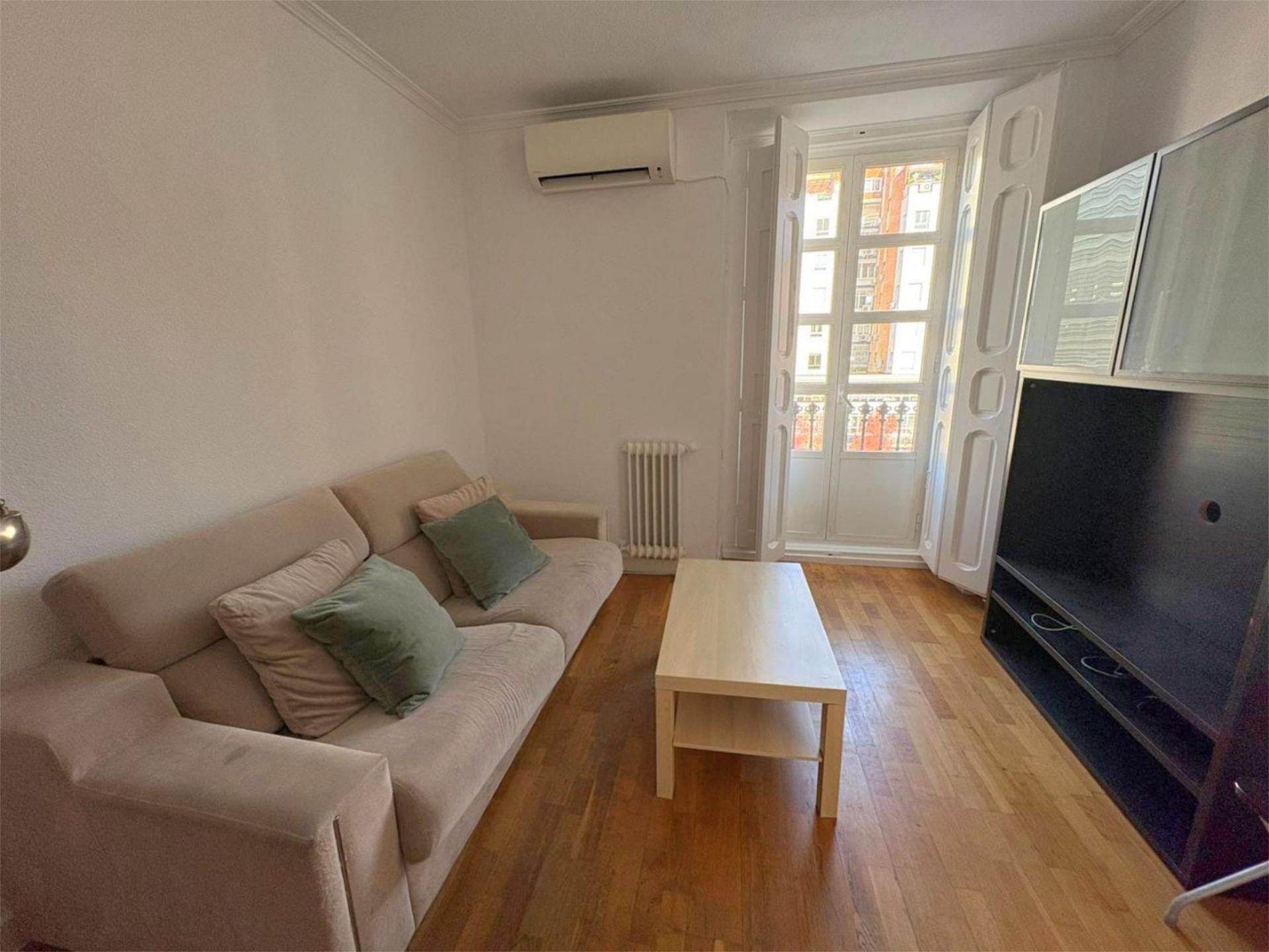 Wohnung zur Miete in Avenida de Francisco Ferrer, 28, Goya Wohnzimmer von Wohnung zur Miete in Madrid Capital mit Klimaanlage und Balkon