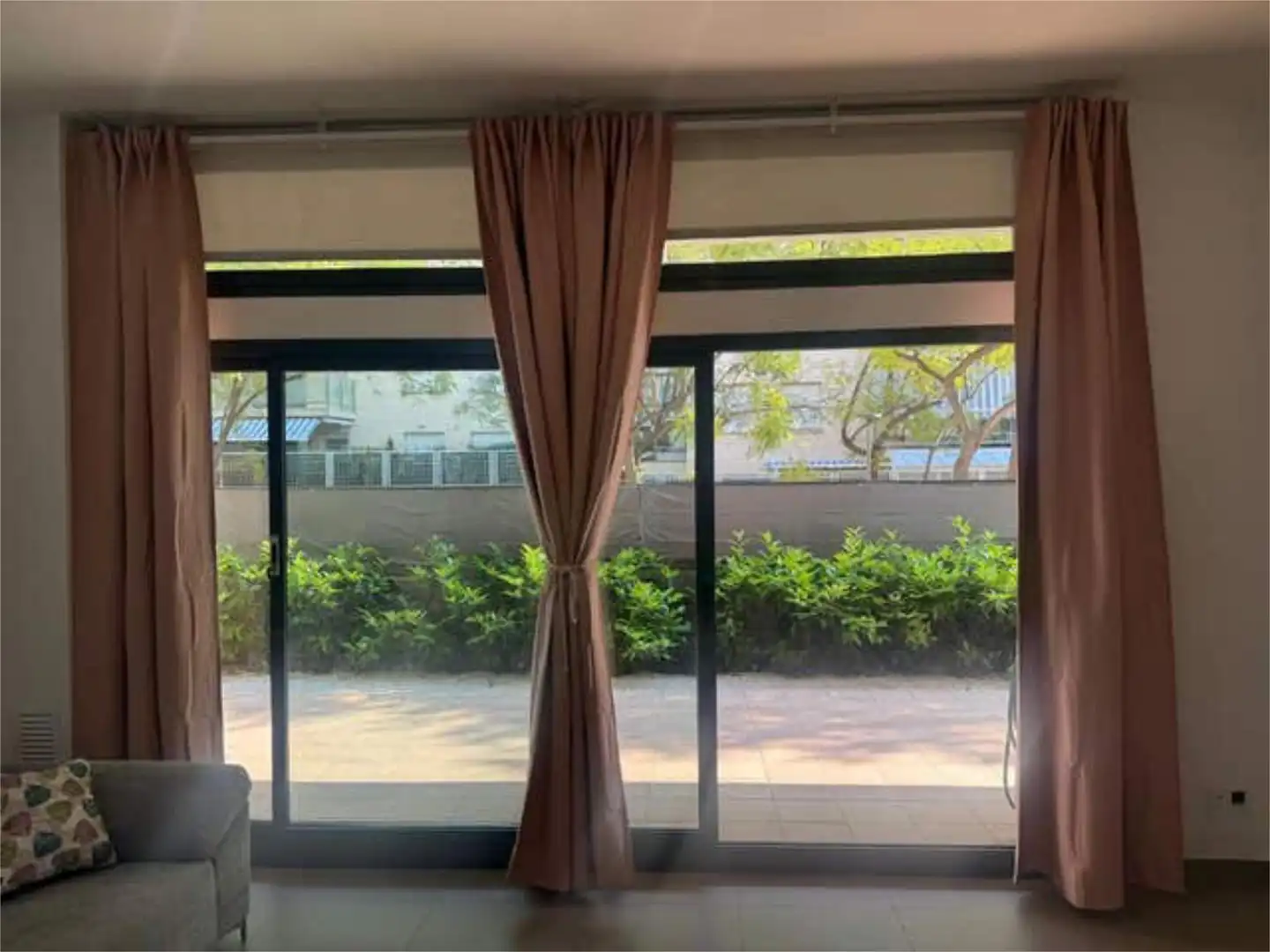 Loft zum Verkauf in Paterna Außenansicht von Loft zum Verkauf in Paterna mit Terrasse und Schwimmbad
