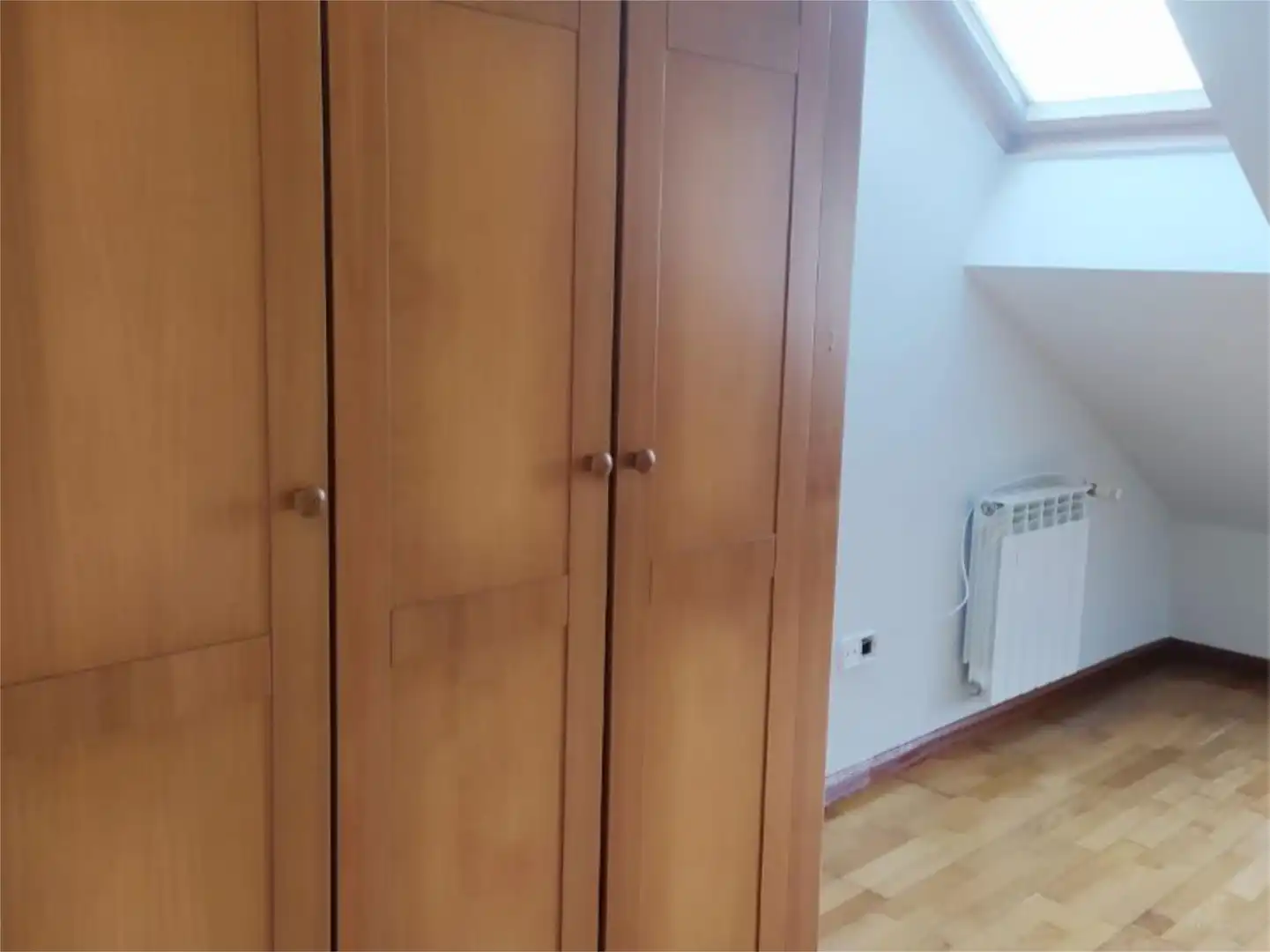 Casa o chalet en venta en Calle de la Pureza, Tremañes Habitación de Casa o chalet en venta en Gijón con Calefacción, Parquet y Terraza