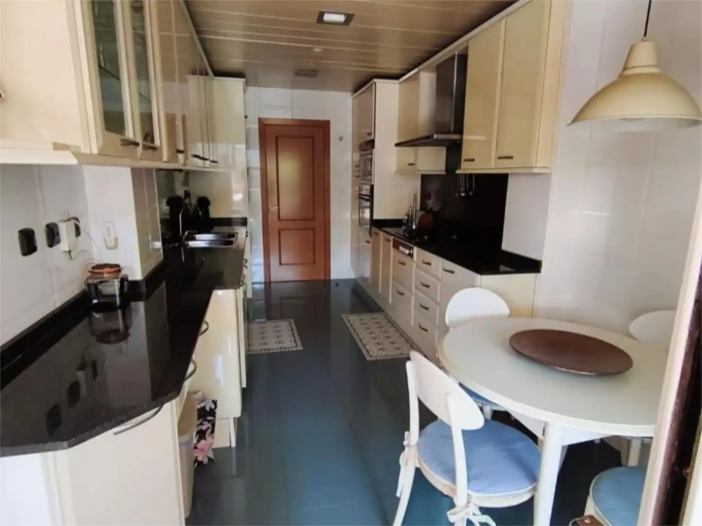 Flat for sale in Carrer de Domènec Oristrell, 48, Parc Central Kitchen of Flat for sale in Sant Cugat del Vallès with Air Conditioner, Terrace and Swimming Pool